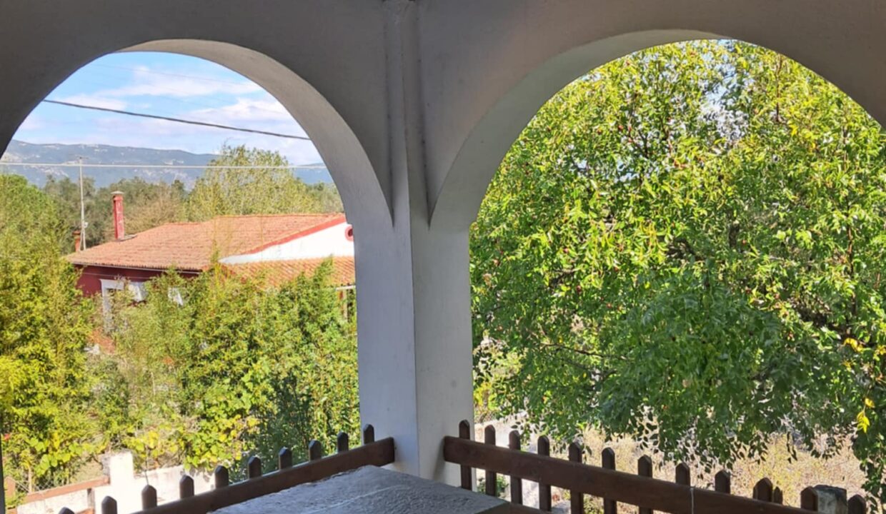 b0edc77a-4e1a-4371-bbc0-a35a01336c06